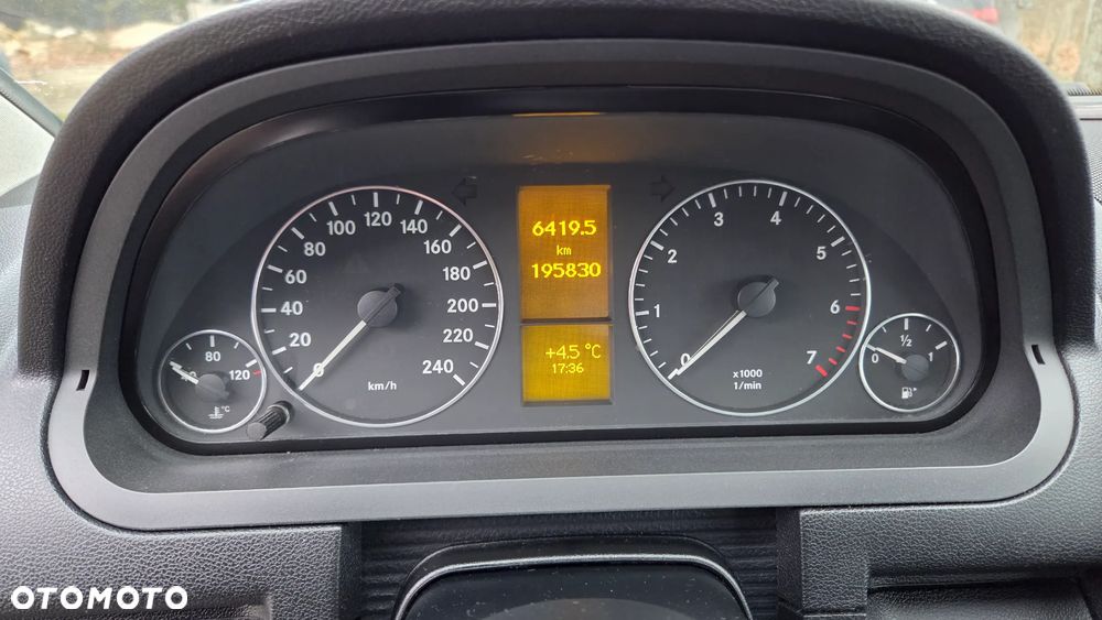 Mercedes-Benz Klasa A 160 Autotronic - 22