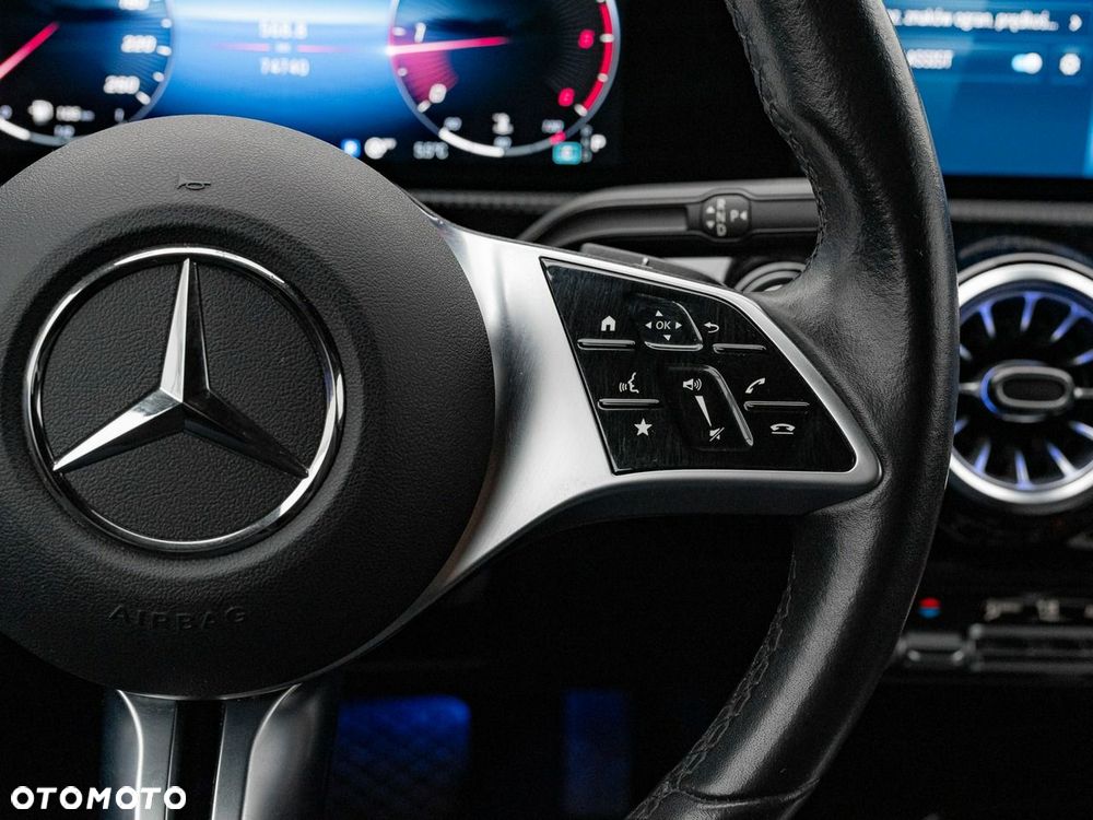 Mercedes-Benz Klasa A 200 d Progressive 8G-DCT - 17