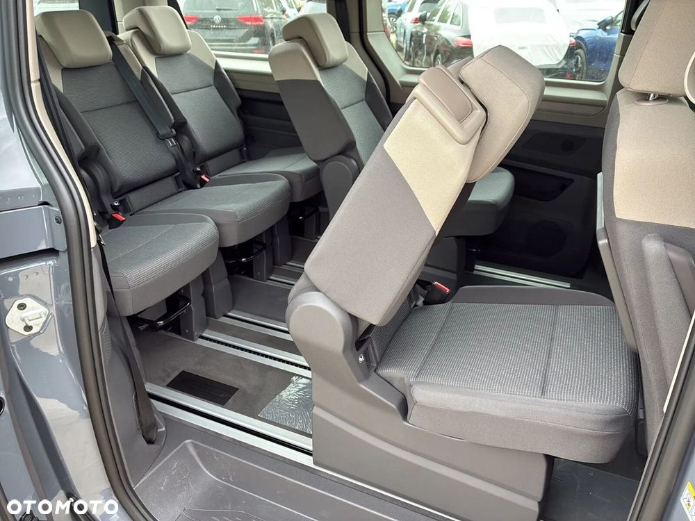 Volkswagen Multivan - 17