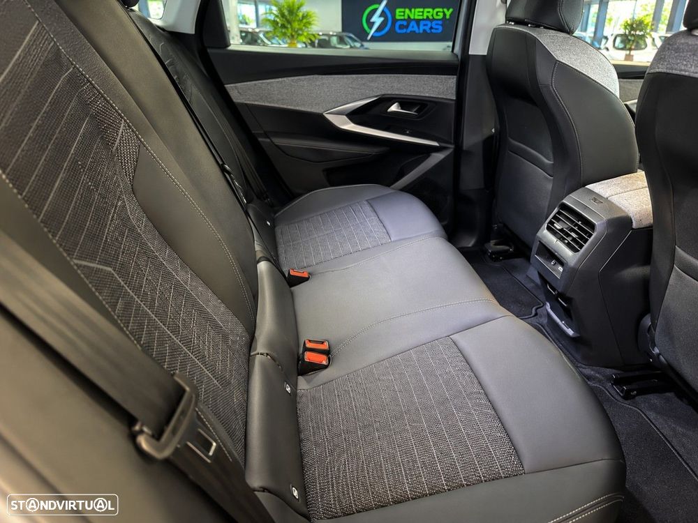 Peugeot E-3008 73 kWh Allure - 14