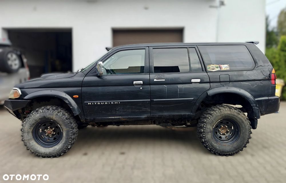 Mitsubishi Pajero Sport - 1