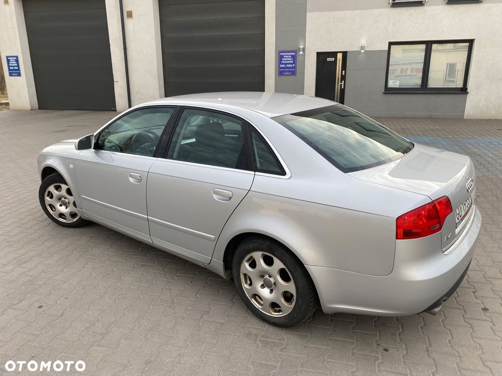 Audi A4 Limousine 1.8 T quattro - 4