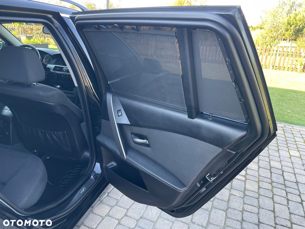 BMW Seria 5 525i Touring - 19