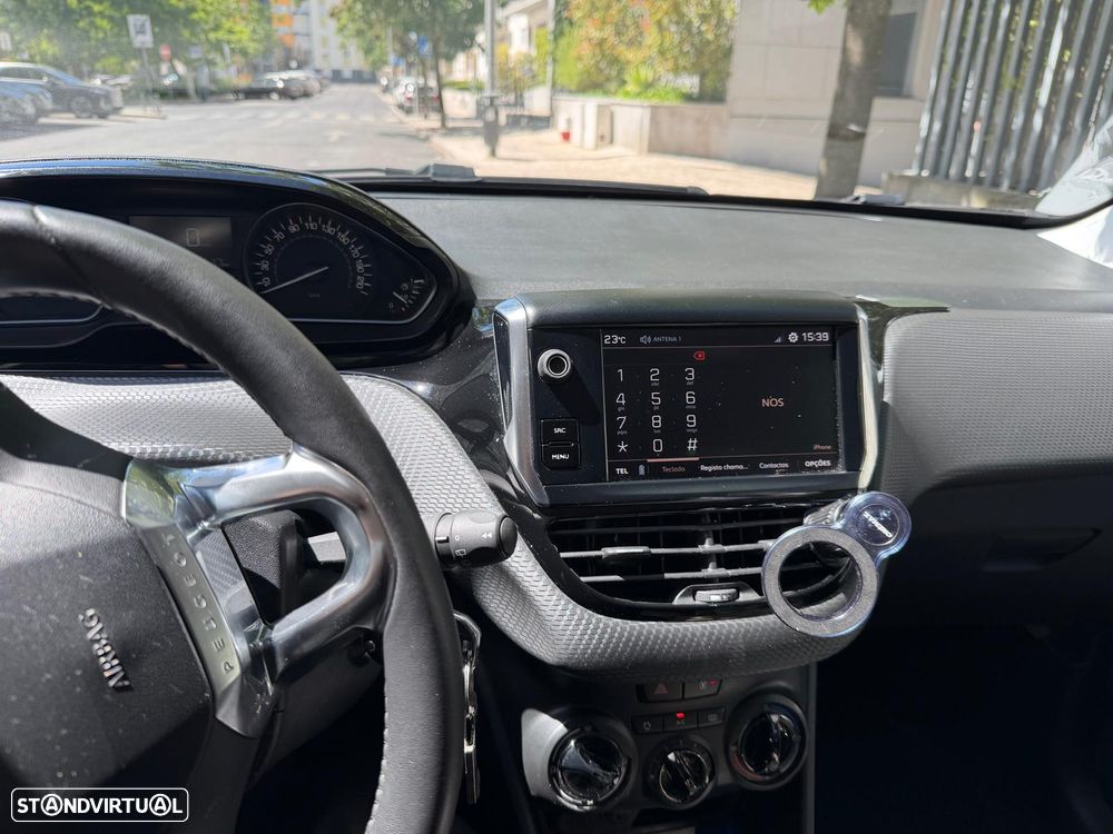 Peugeot 2008 1.2 PureTech Allure - 2