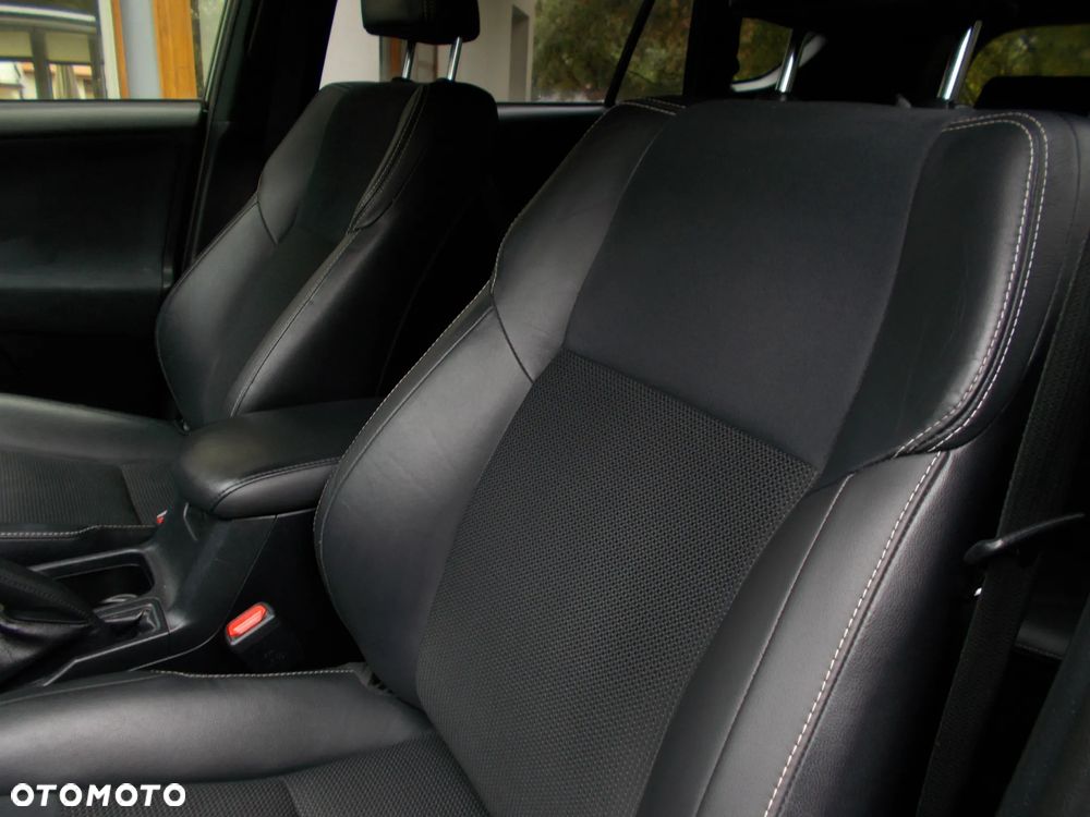 Toyota RAV4 - 13