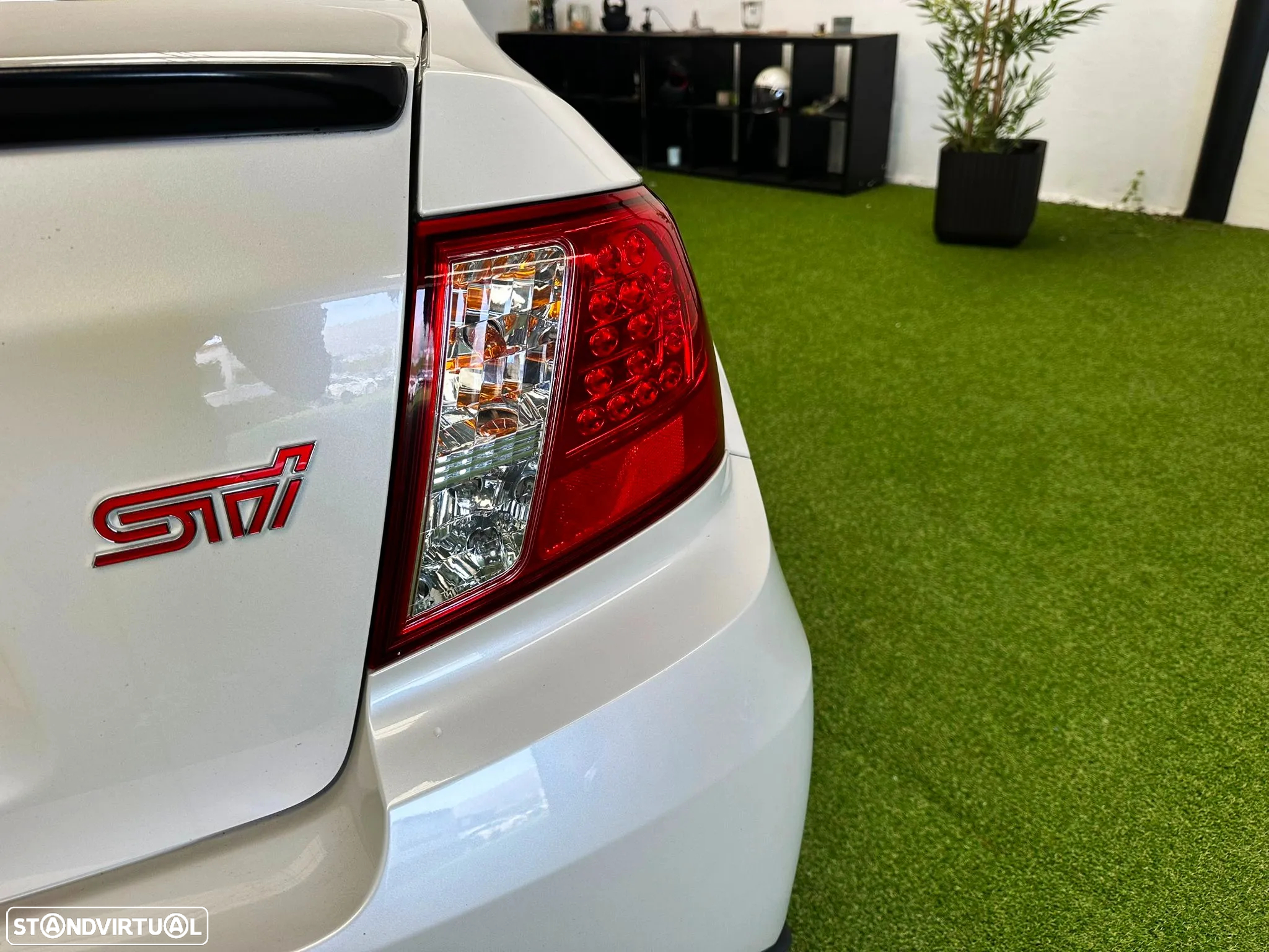 Subaru Impreza 2.5 WRX STi - 12