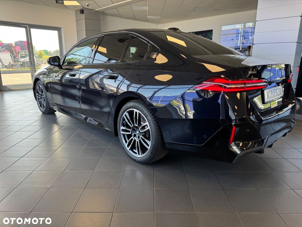 BMW Seria 5 520d xDrive - 7
