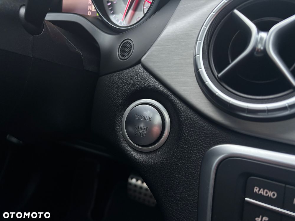 Mercedes-Benz CLA 200 7G-DCT AMG Line - 31