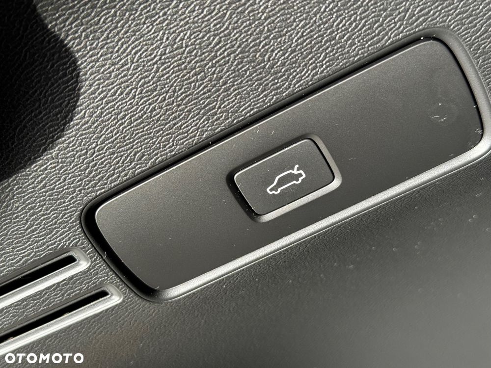 Volvo XC 40 B3 Plus Bright - 32