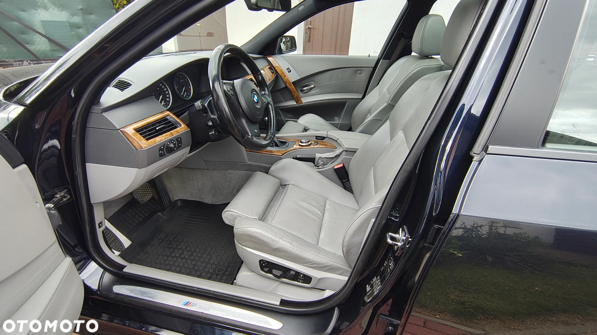 BMW Seria 5 530xd Touring - 10