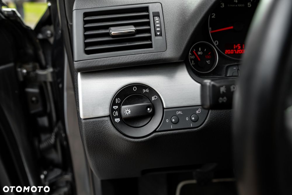 Audi A4 Avant 2.0T FSI Quattro - 25