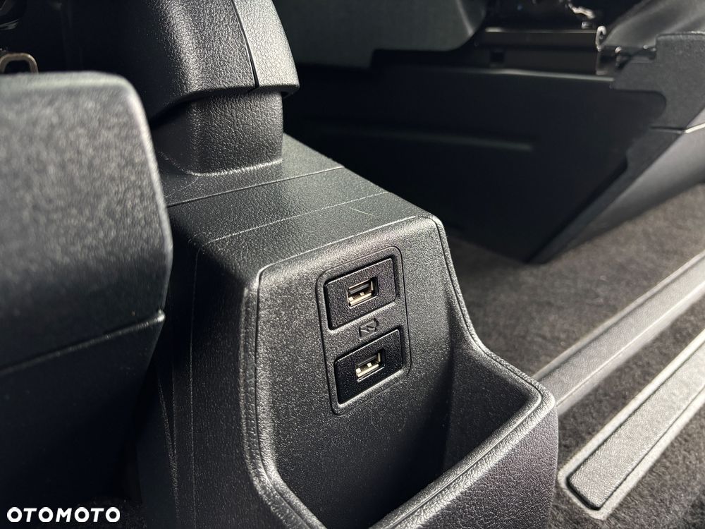 Ford Tourneo Custom 2.0 EcoBlue L2 Titanium - 29