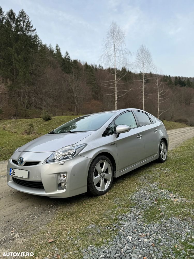 Toyota Prius (Hybrid) Sol - 4