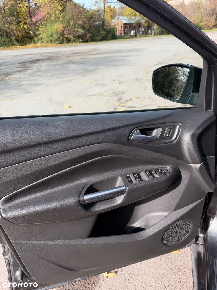 Ford Kuga - 17