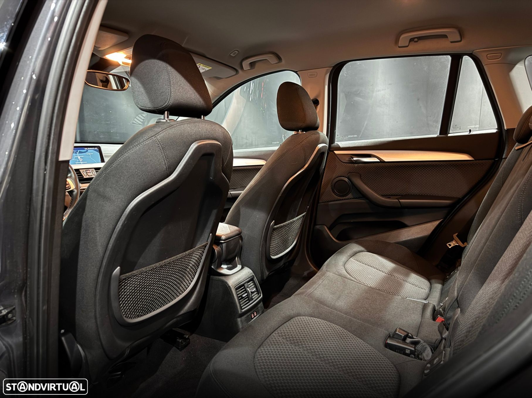 BMW X1 16 d sDrive Pack Essence Auto - 29