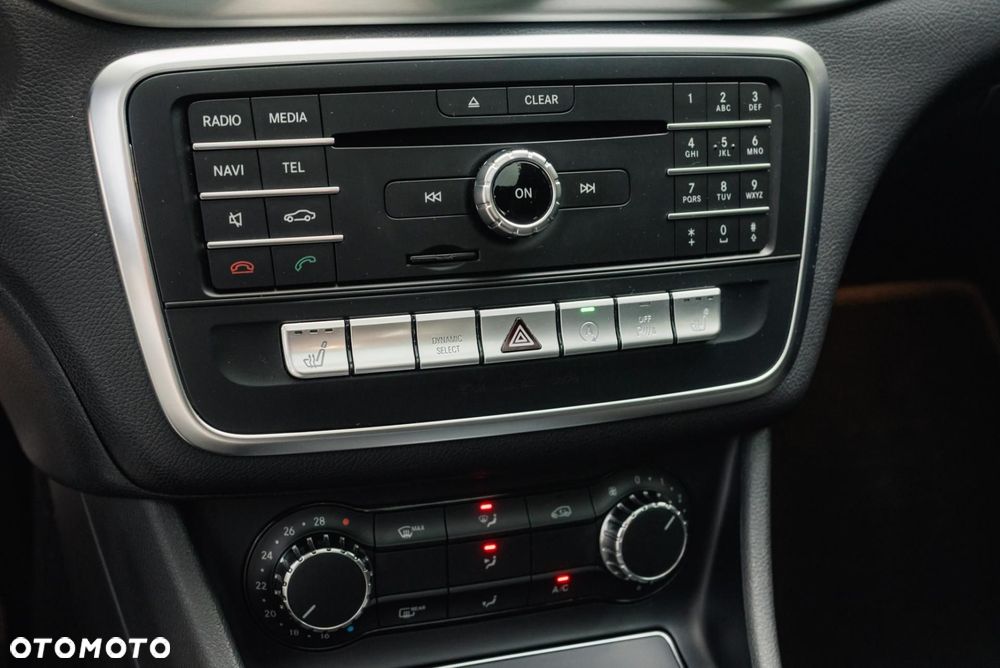 Mercedes-Benz CLA 220 4-Matic AMG Line - 23