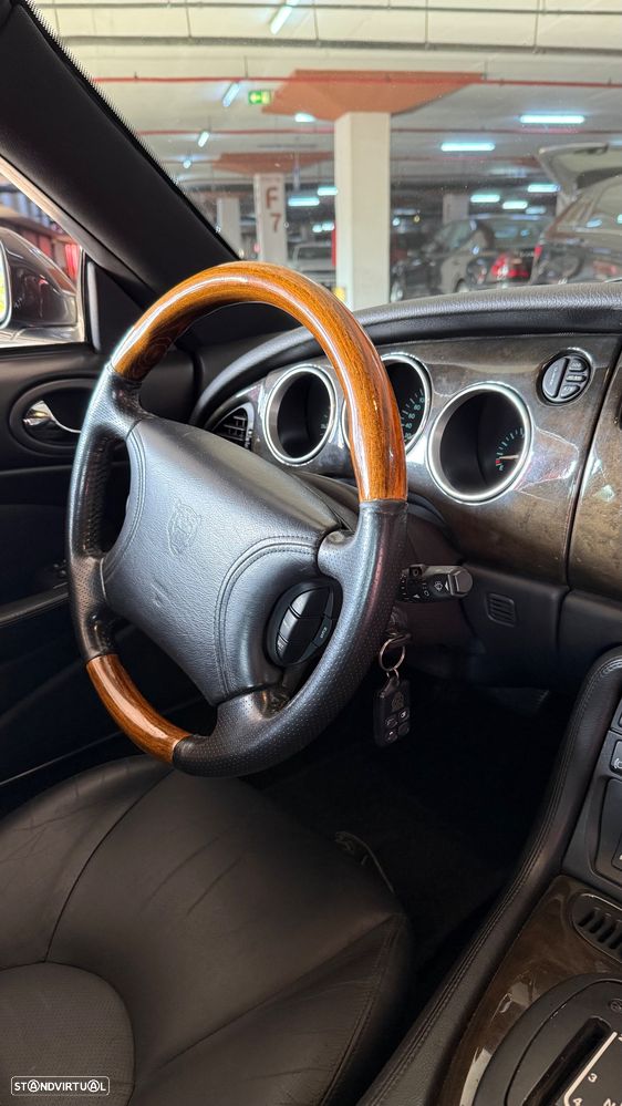 Jaguar XK XK8 4.0 Coupé Sport — fotografia 17