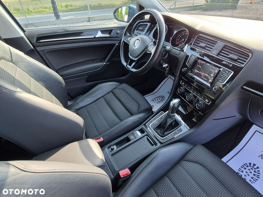 Volkswagen Golf - 6