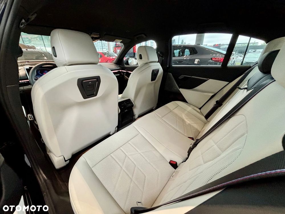 BMW Seria 5 520i mHEV M Sport - 8