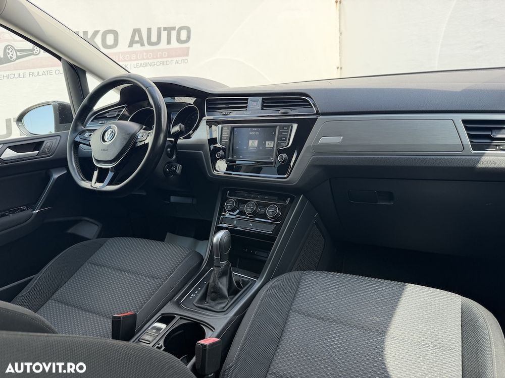 Volkswagen Touran 1.6 TDI SCR DSG Join - 10