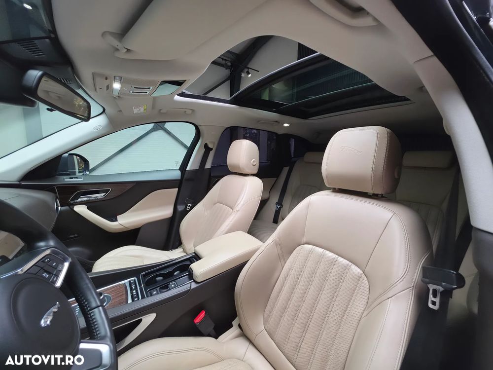 Jaguar F-Pace 20d AWD Portfolio - 32
