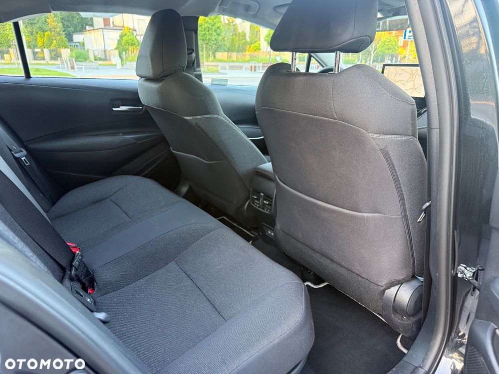 Toyota Corolla 1.8 Hybrid Comfort - 17