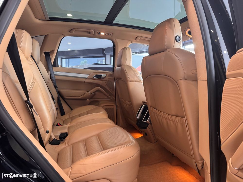 Porsche Cayenne - 24
