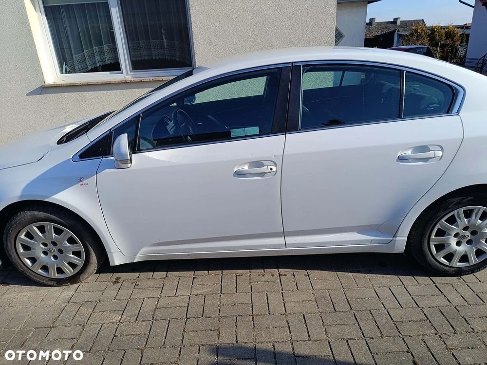 Toyota Avensis 2.0 D-4D Active - 14
