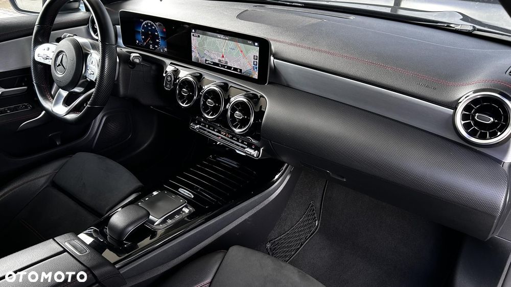 Mercedes-Benz CLA - 27