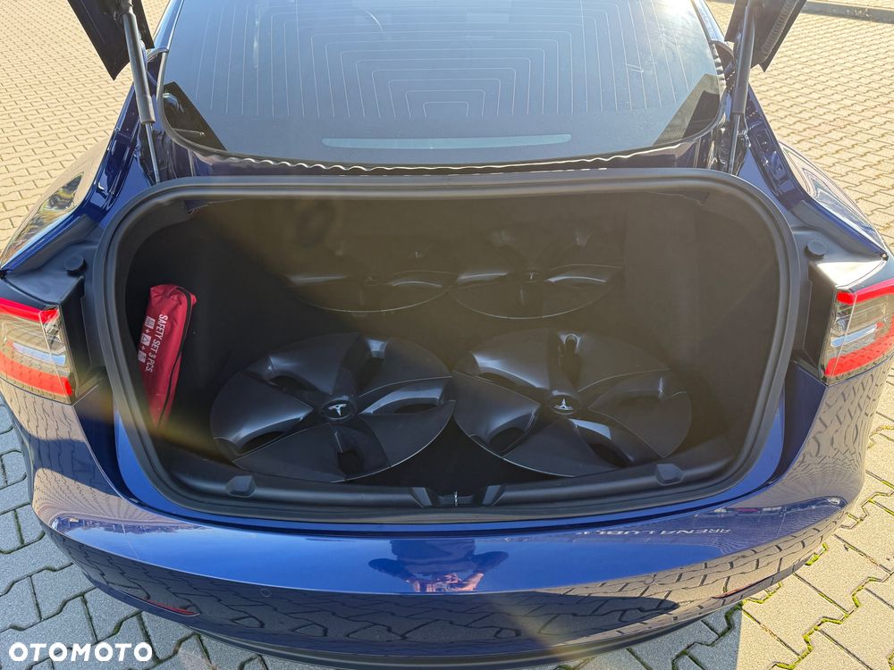 Tesla Model 3 - 11