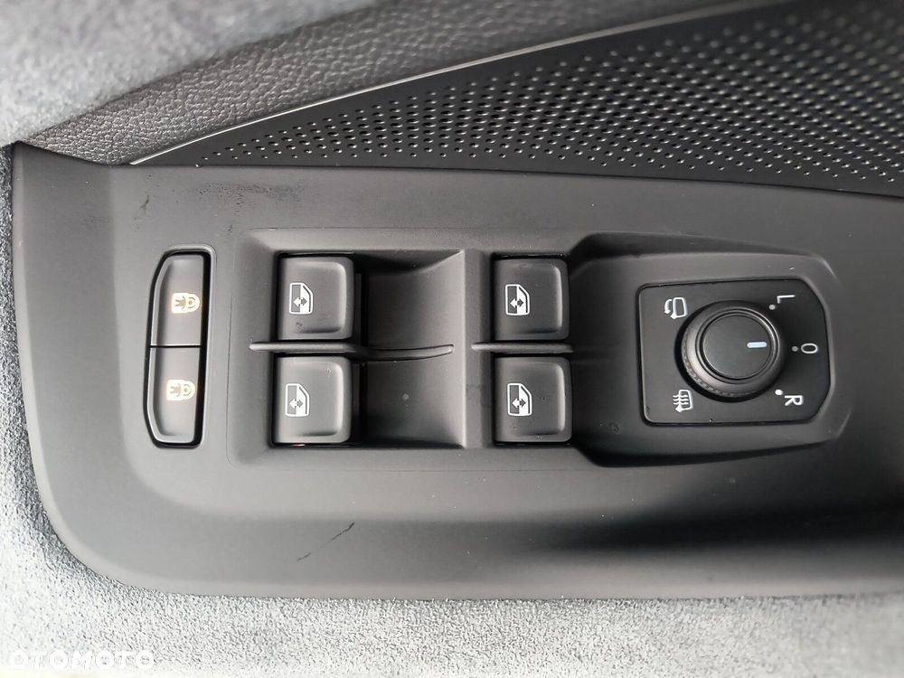 Skoda Superb 2.0 TSI Selection DSG - 22