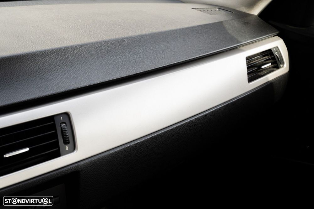 BMW 320 d EfficientDynamics - 29