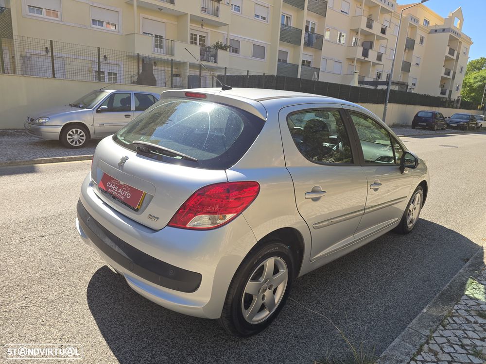 Peugeot 207 - 11