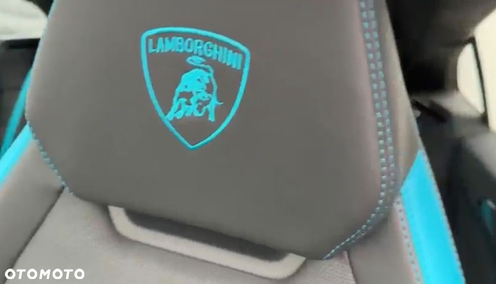 Lamborghini Urus - 12