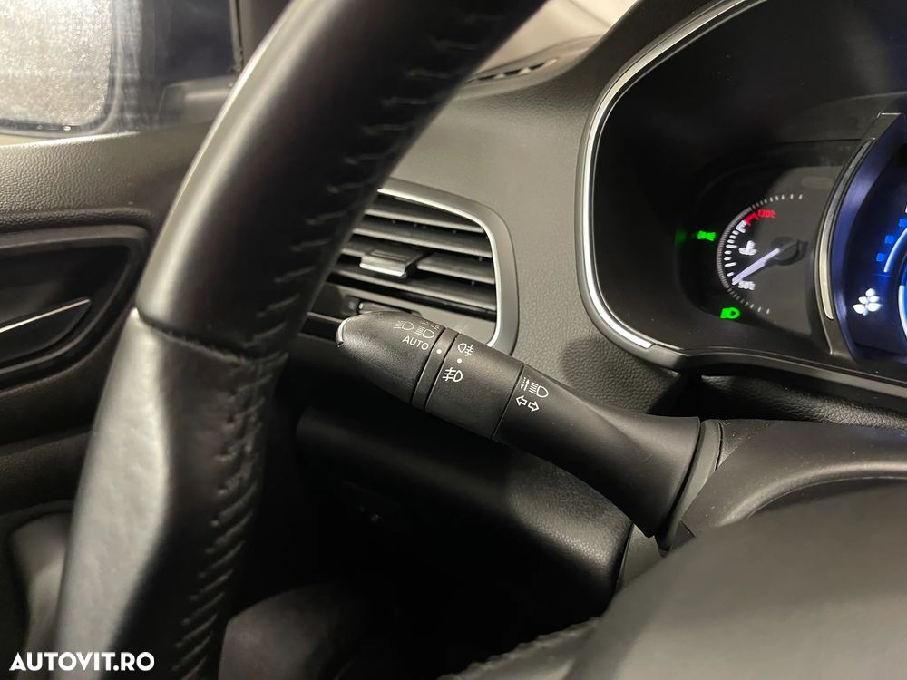 Renault Megane Blue dCi 116 EDC Zen - 17