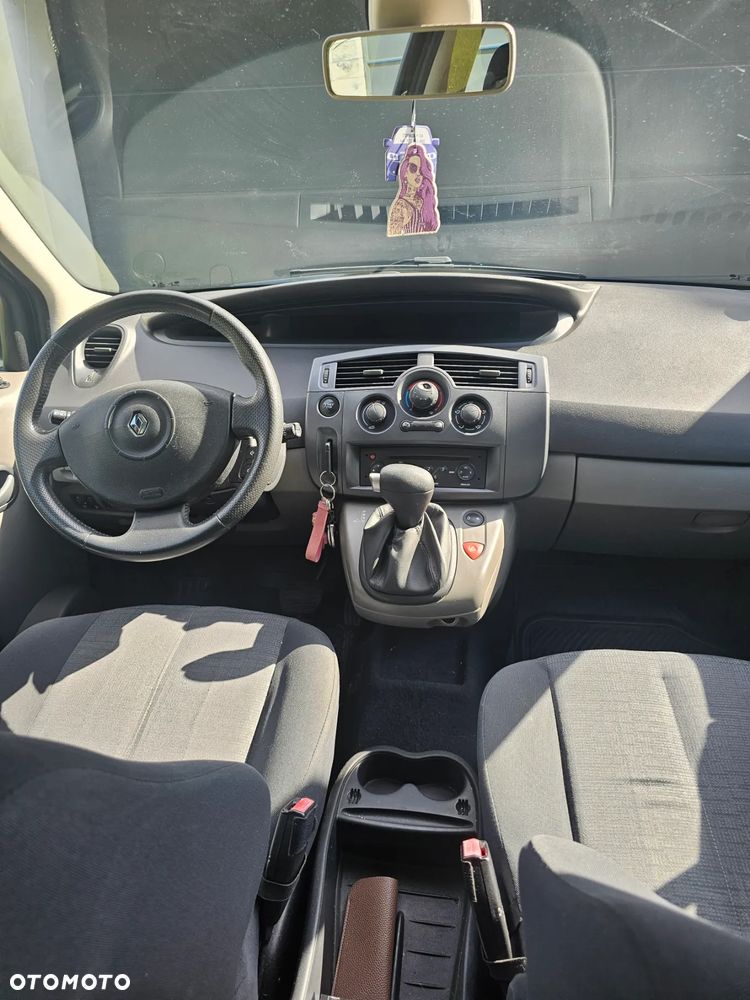 Renault Scenic 1.6 16V Emotion - 6