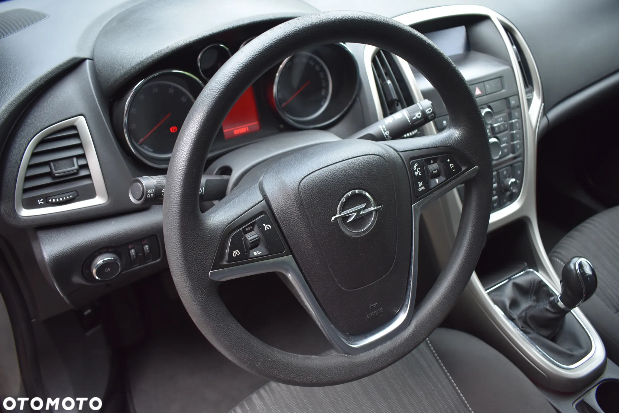 Opel Astra 1.4 Turbo Design Edition - 11