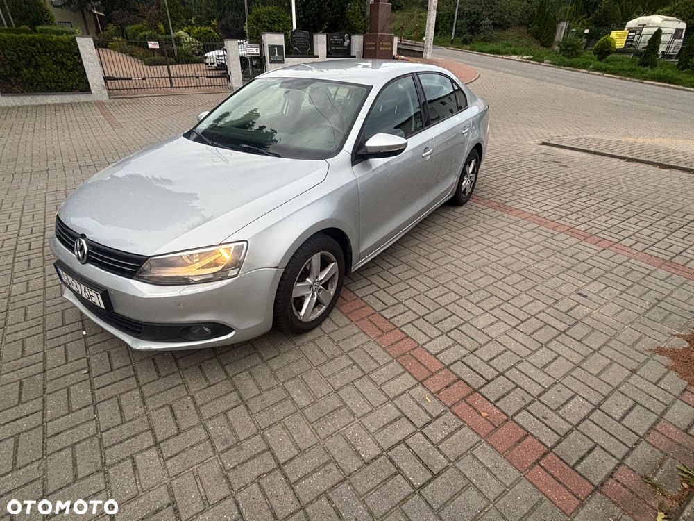 Volkswagen Jetta 1.6 TDI Comfortline - 1