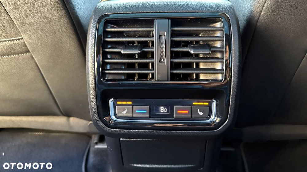 Volkswagen Arteon 2.0 TDI SCR R-Line DSG - 24