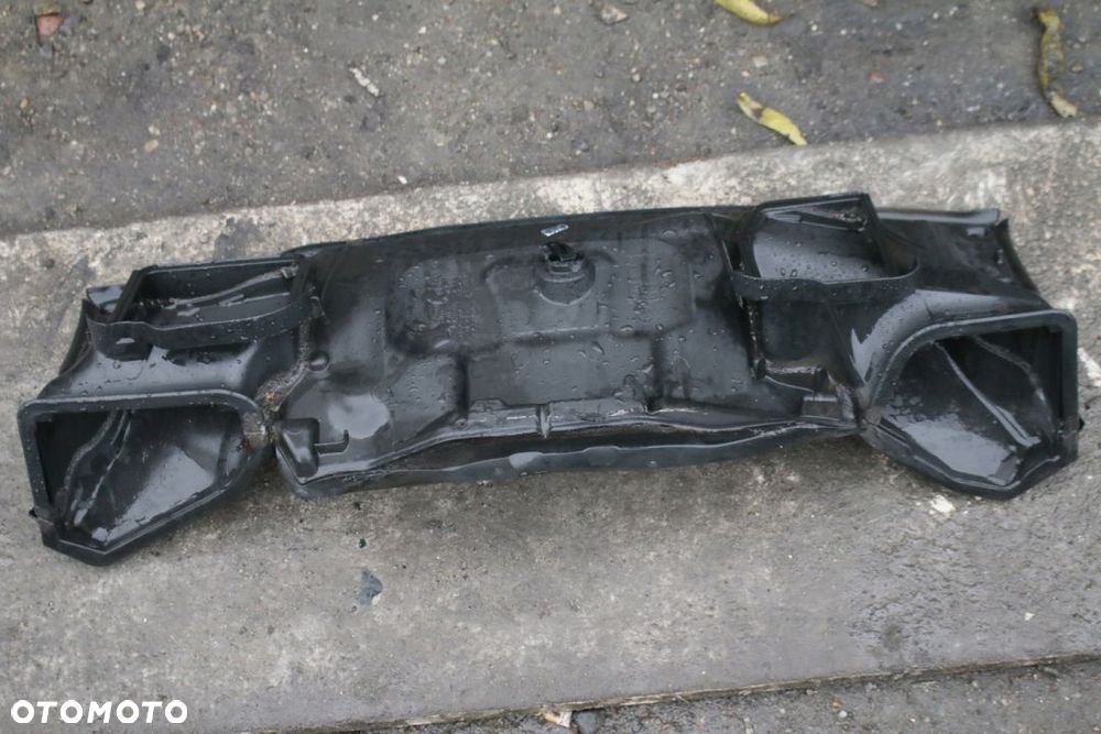 dolot powietrza BMW E60 2.0 d - 1