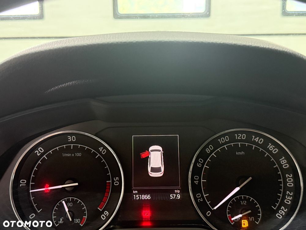 Skoda Superb 2.0 TDI DSG Premium Edition - 21