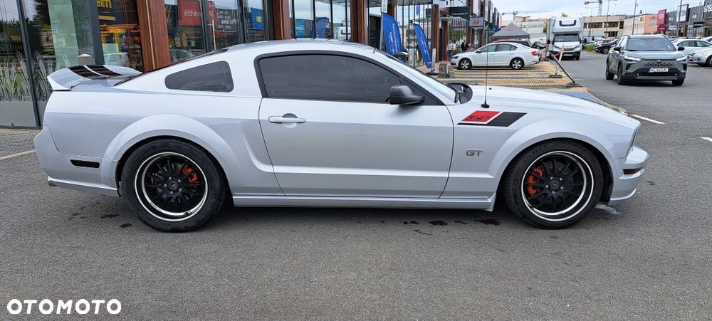 Ford Mustang - 2