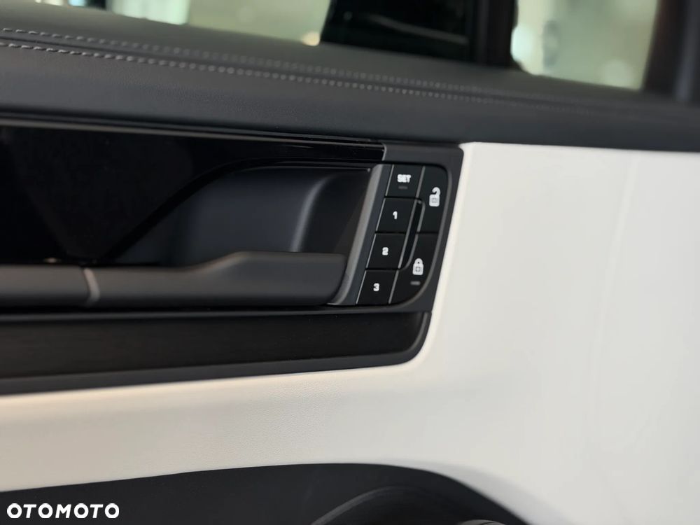 Porsche Cayenne Black Edition - 14