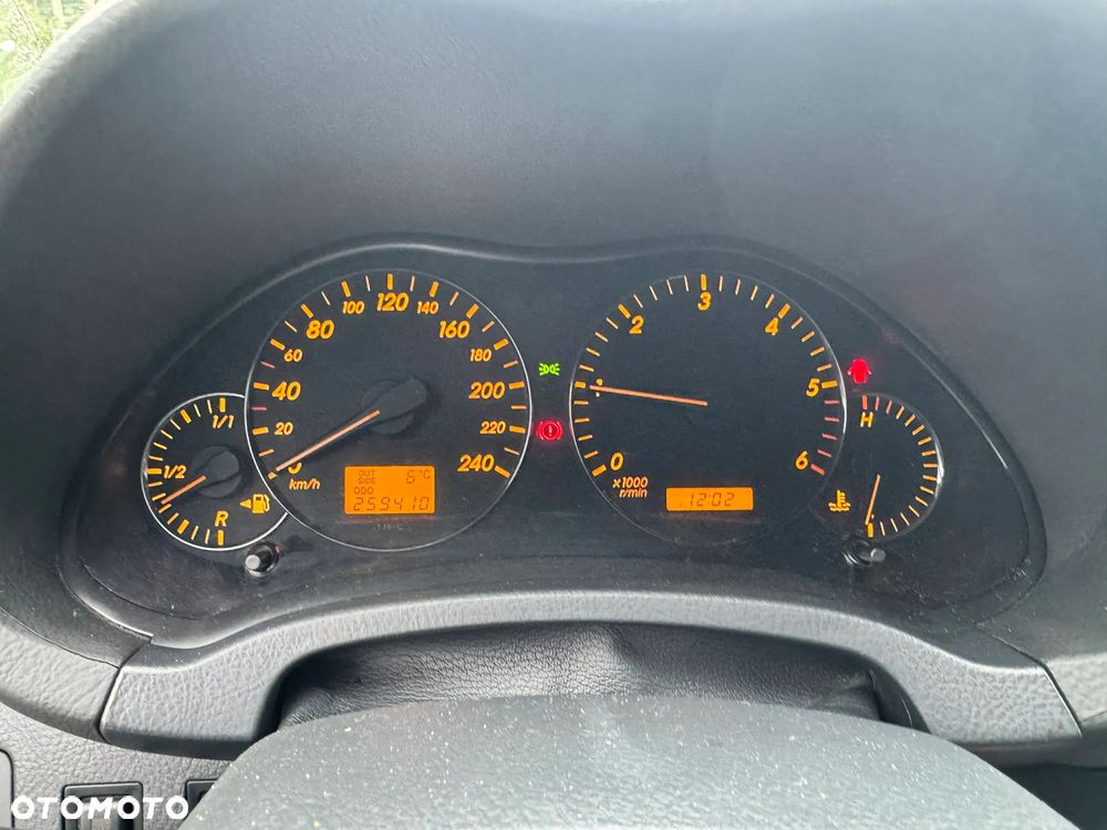 Toyota Avensis 2.0 D-4D Prestige - 9