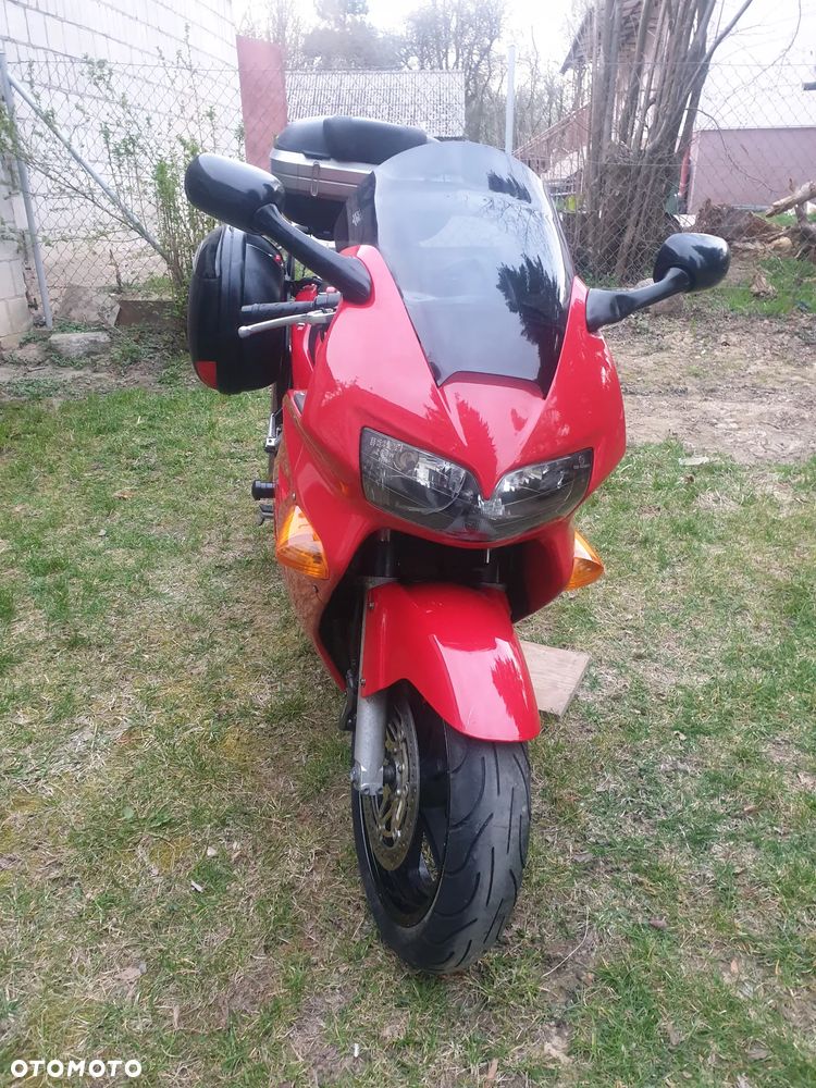 Honda VFR - 3