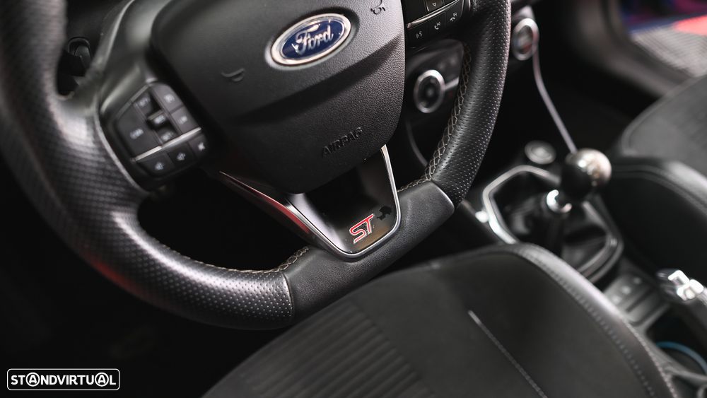 Ford Fiesta 1.5 EcoBoost S&S ST X - 49