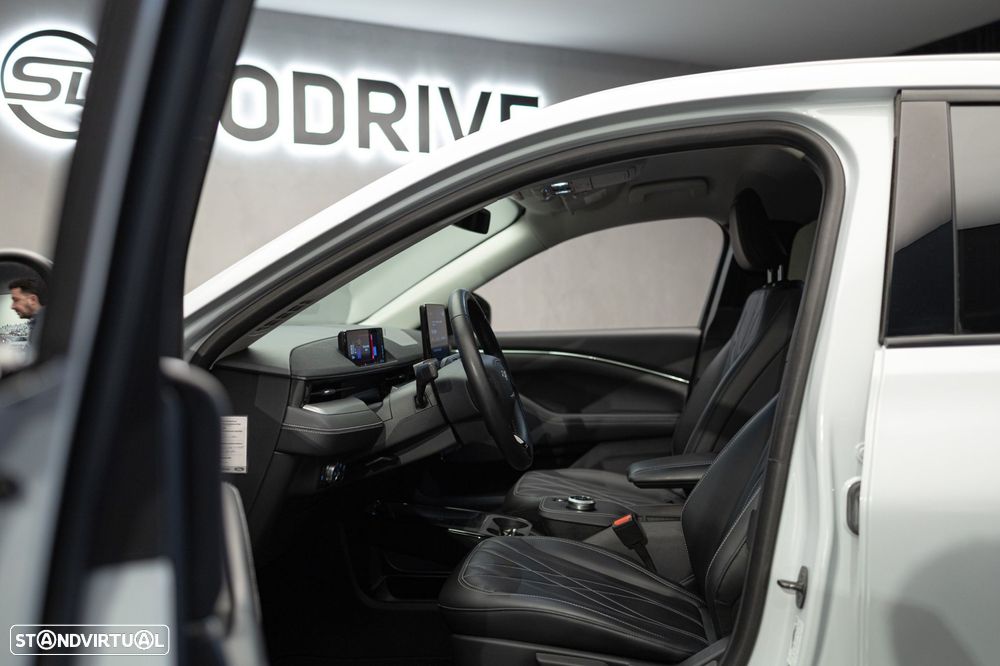 Ford Mustang Mach-E 75.7 kWh Premium AWD - 10