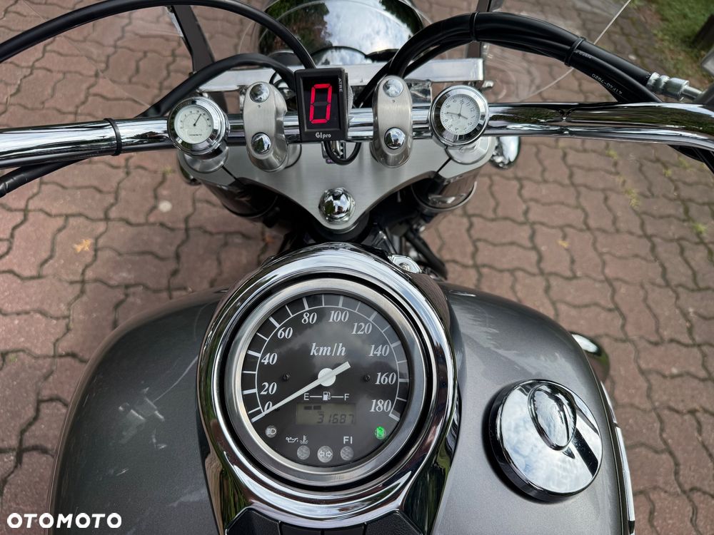 Suzuki Intruder - 24