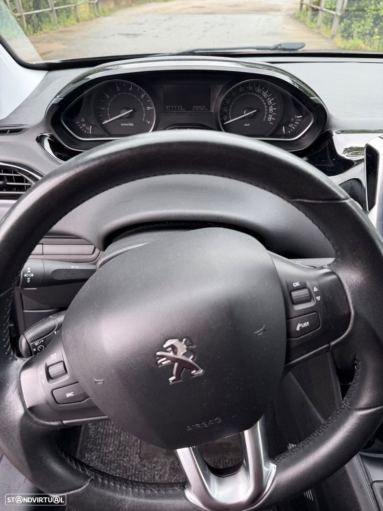 Peugeot 208 1.2 VTi SE Style - 14