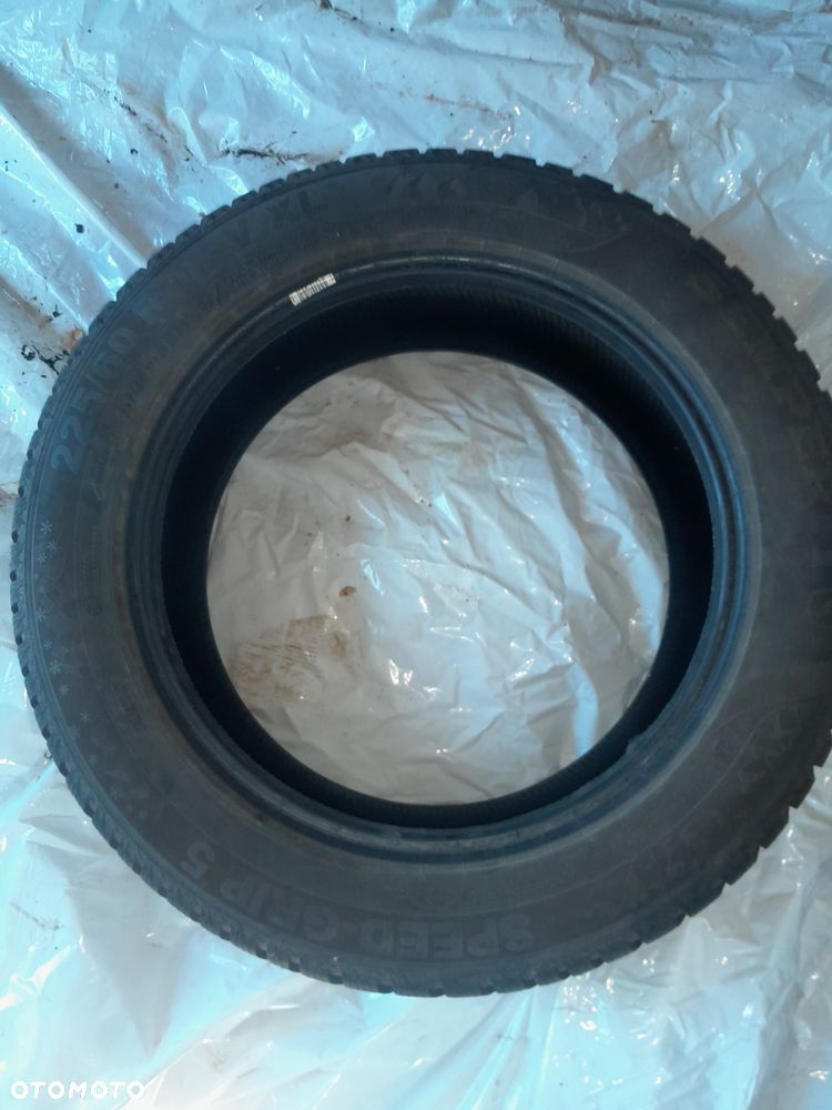 Sprzedam tanio prawie nowe zimowe opony - 1